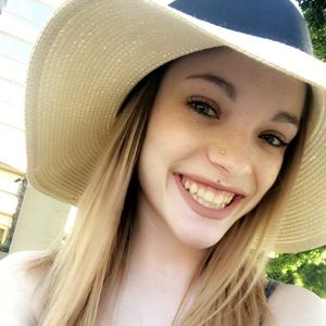 Meet your Posher, Avery